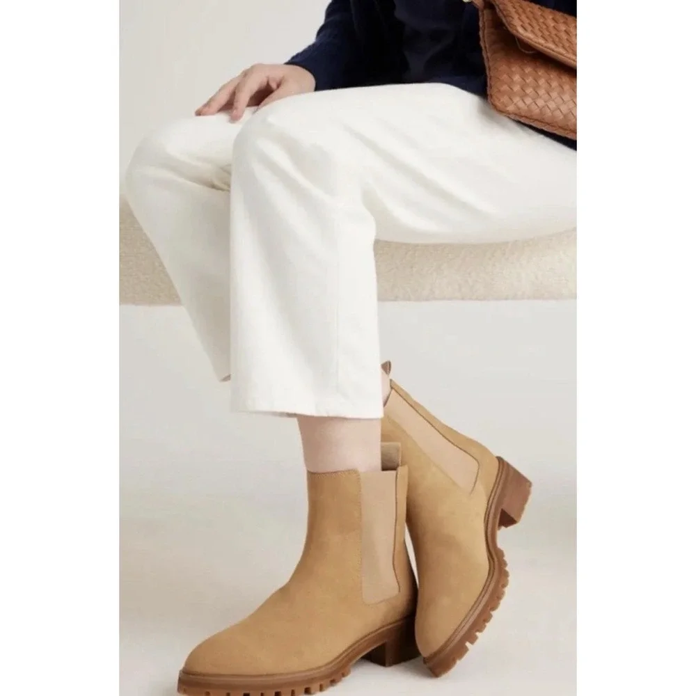 Belle Suede Chelsea Boot Desert Tan Lug Sole Ankle Booties LB62205 Size 6‎